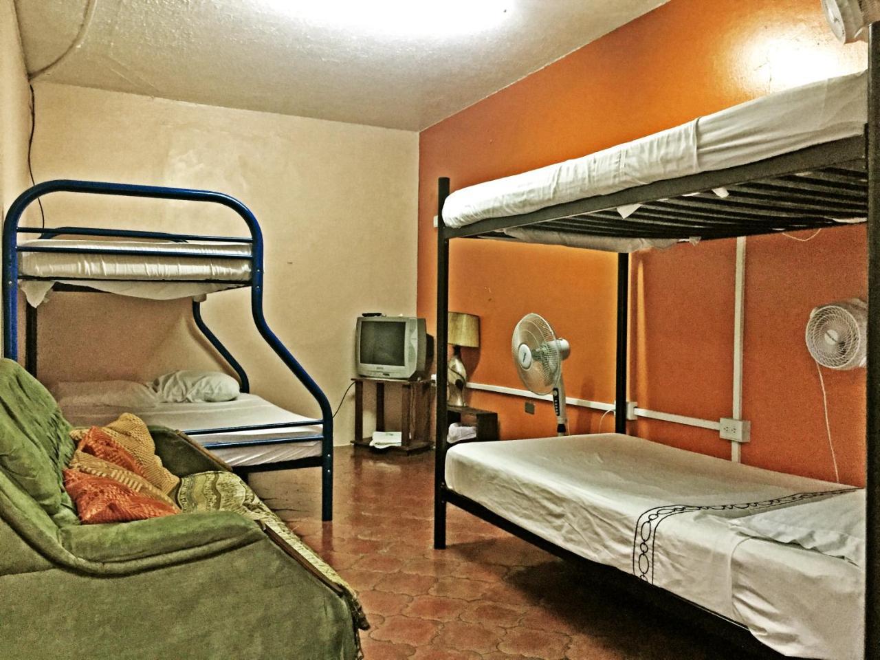 Hostel Trotamundos Alajuela Eksteriør bilde